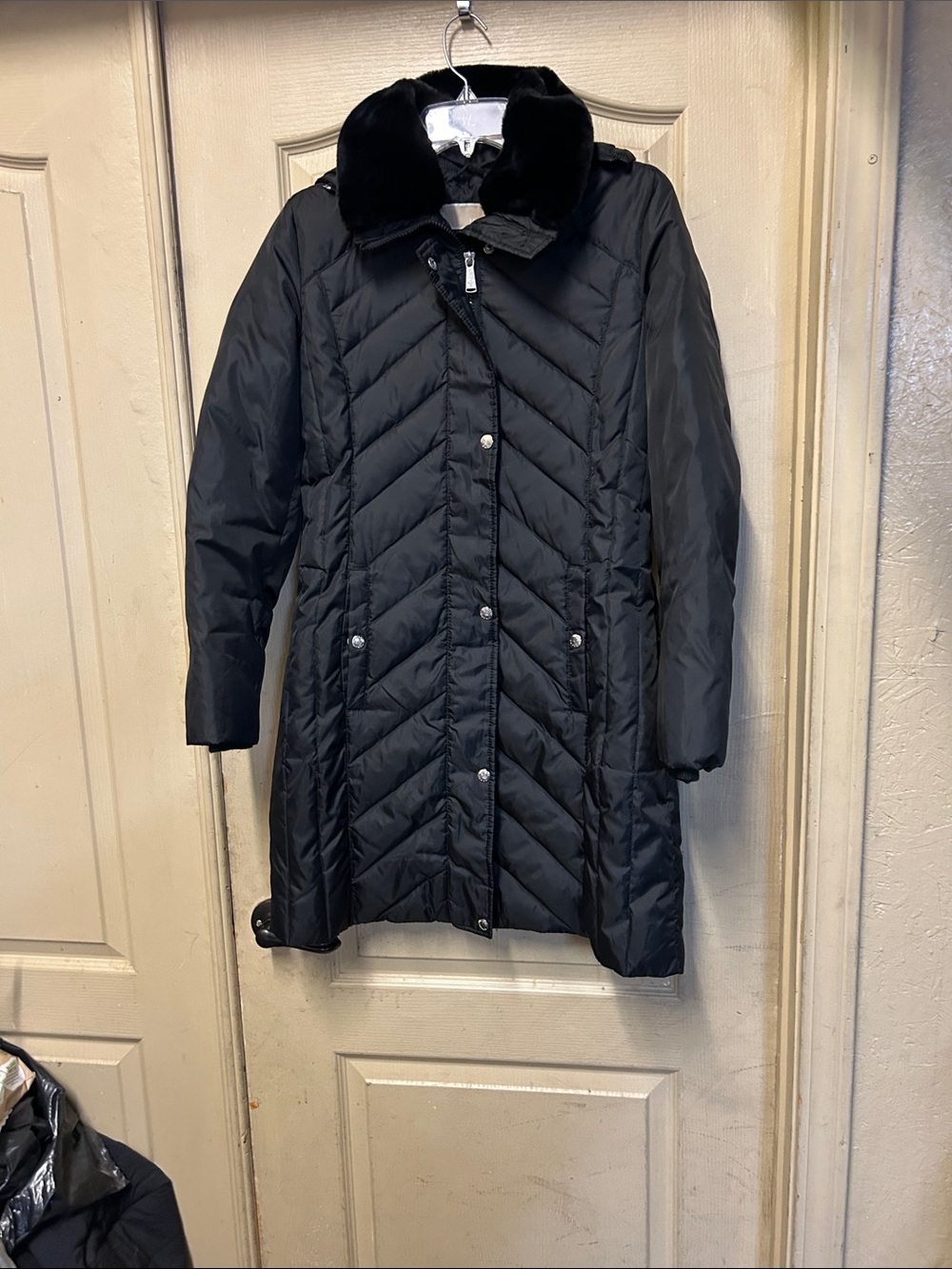 Michael Kors Black Quilted Long Puffer Coat with Faux Fur Collar